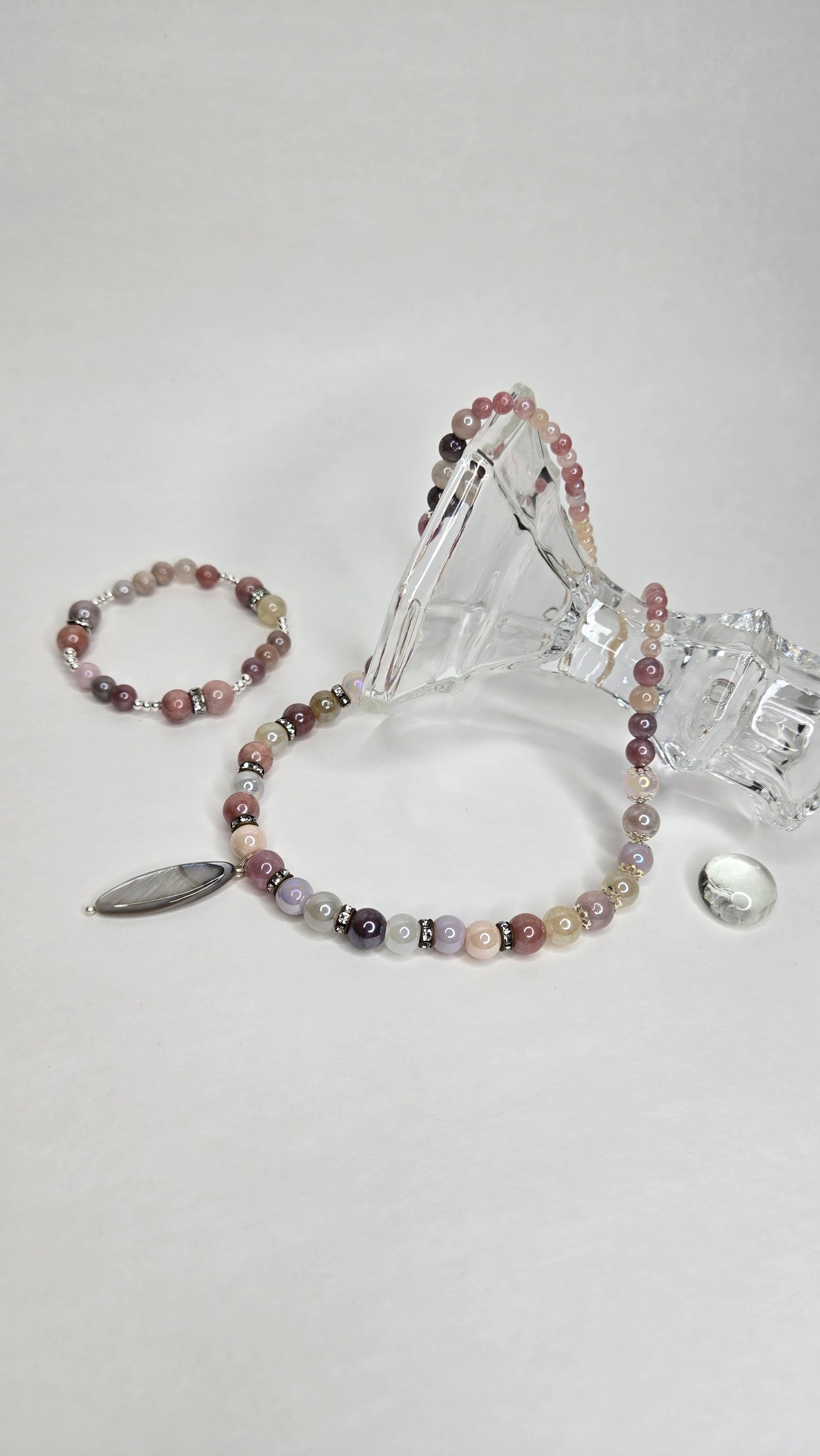 jewelry set (bracelet and a necklace)