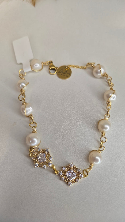Queen Pearl Bracelet