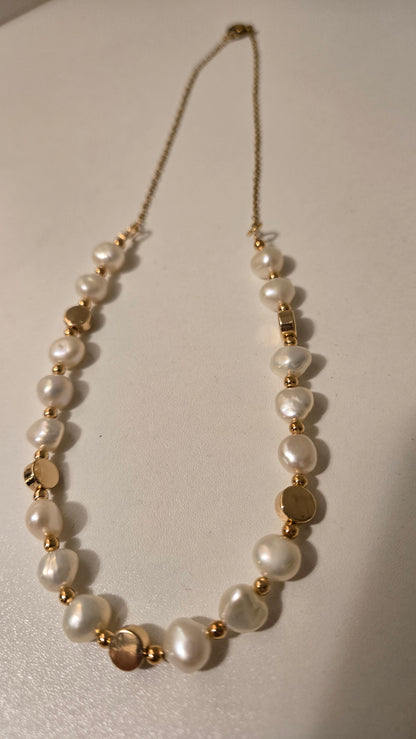 Touch of Elegance Necklace with pearls and gold-tone accents, view 7