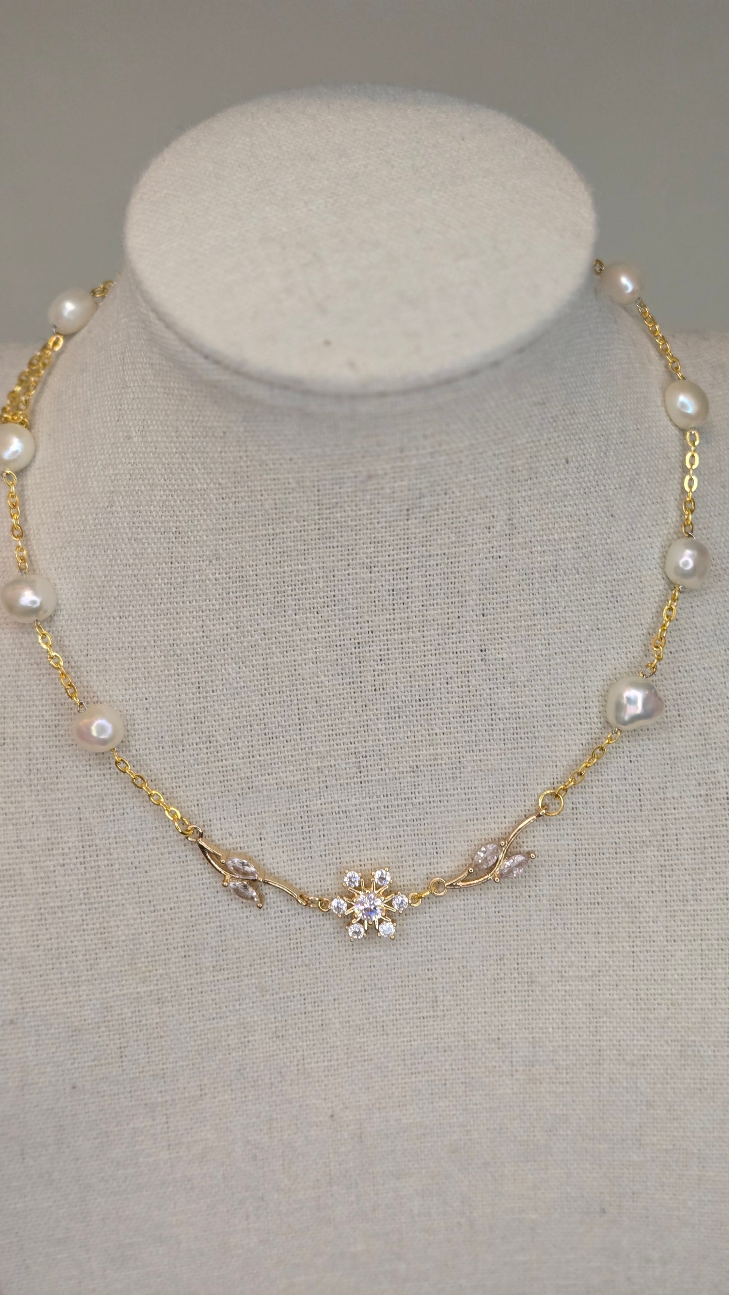 Floral Spark Necklace