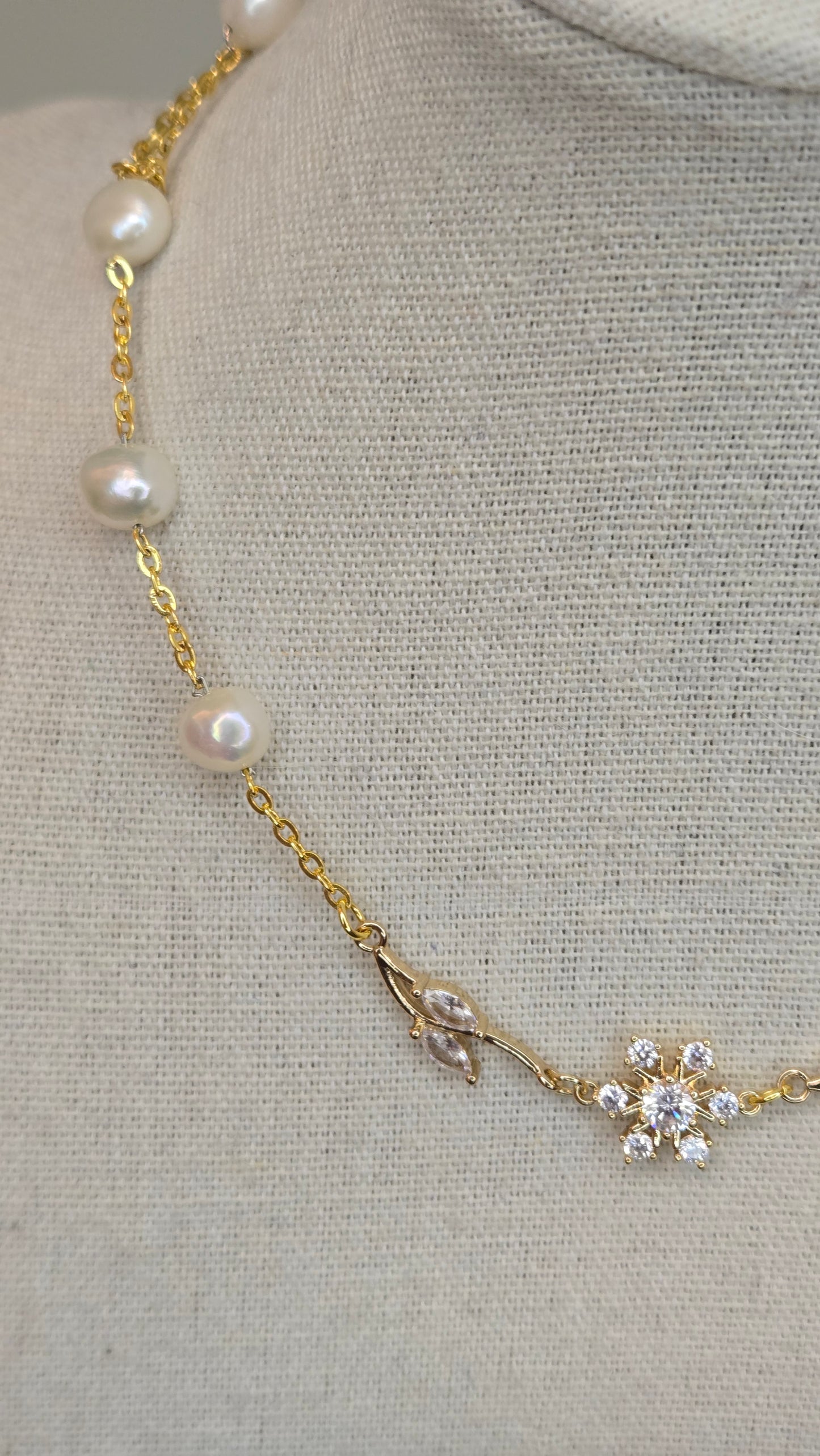 Floral Spark Necklace