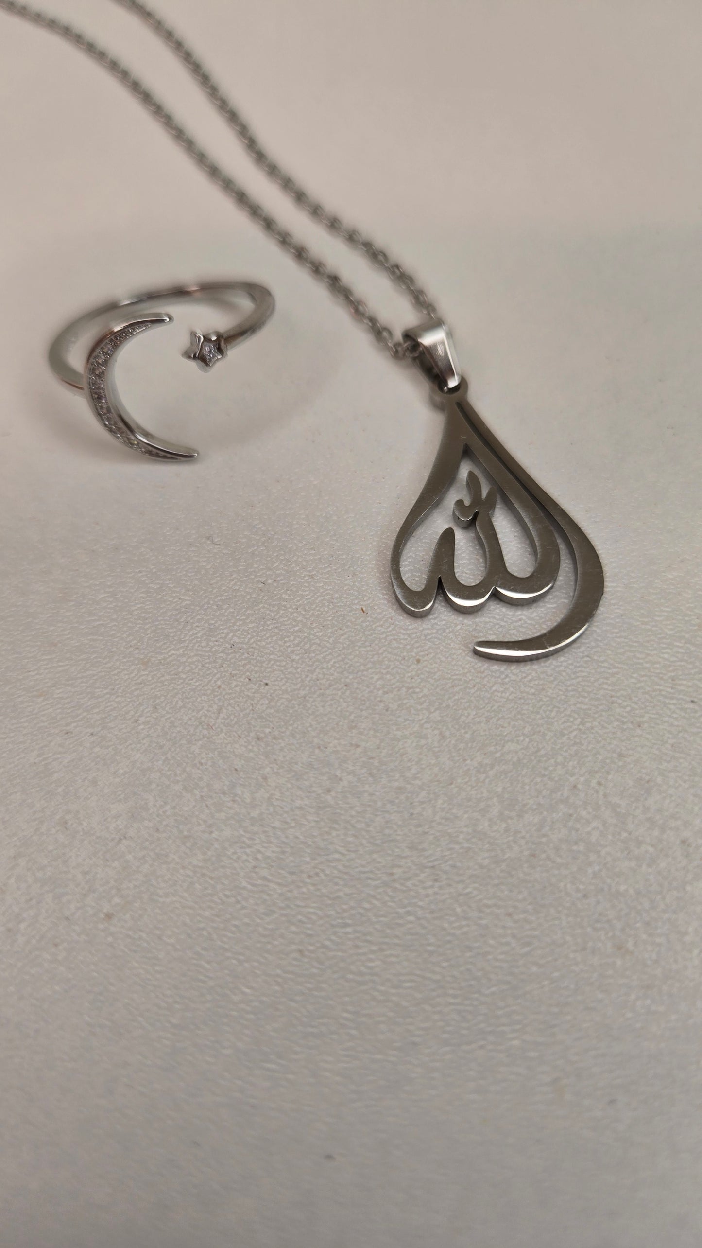 Elegant silver Allah necklace with delicate Arabic calligraphy pendant