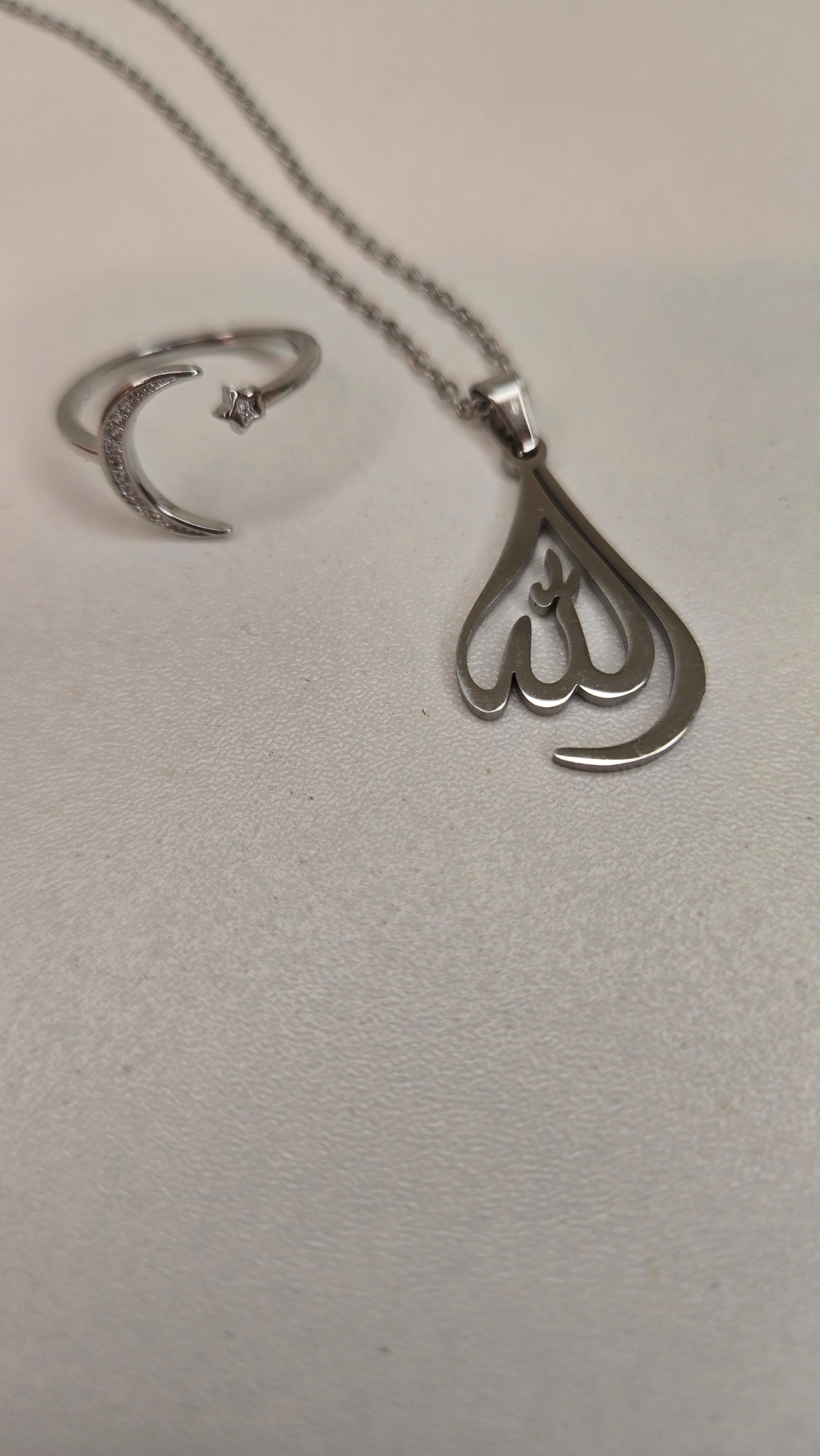 Elegant silver Allah necklace with delicate Arabic calligraphy pendant