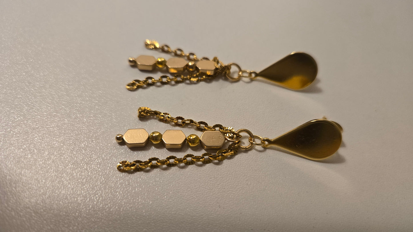 Golden Chain Elegance Earrings
