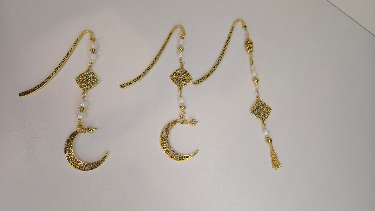 Bookmark    Gold & Silver Moon Whisper