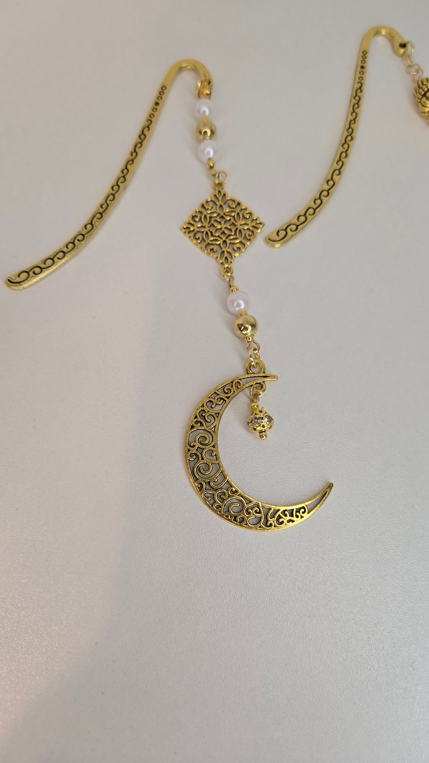 Bookmark    Gold & Silver Moon Whisper