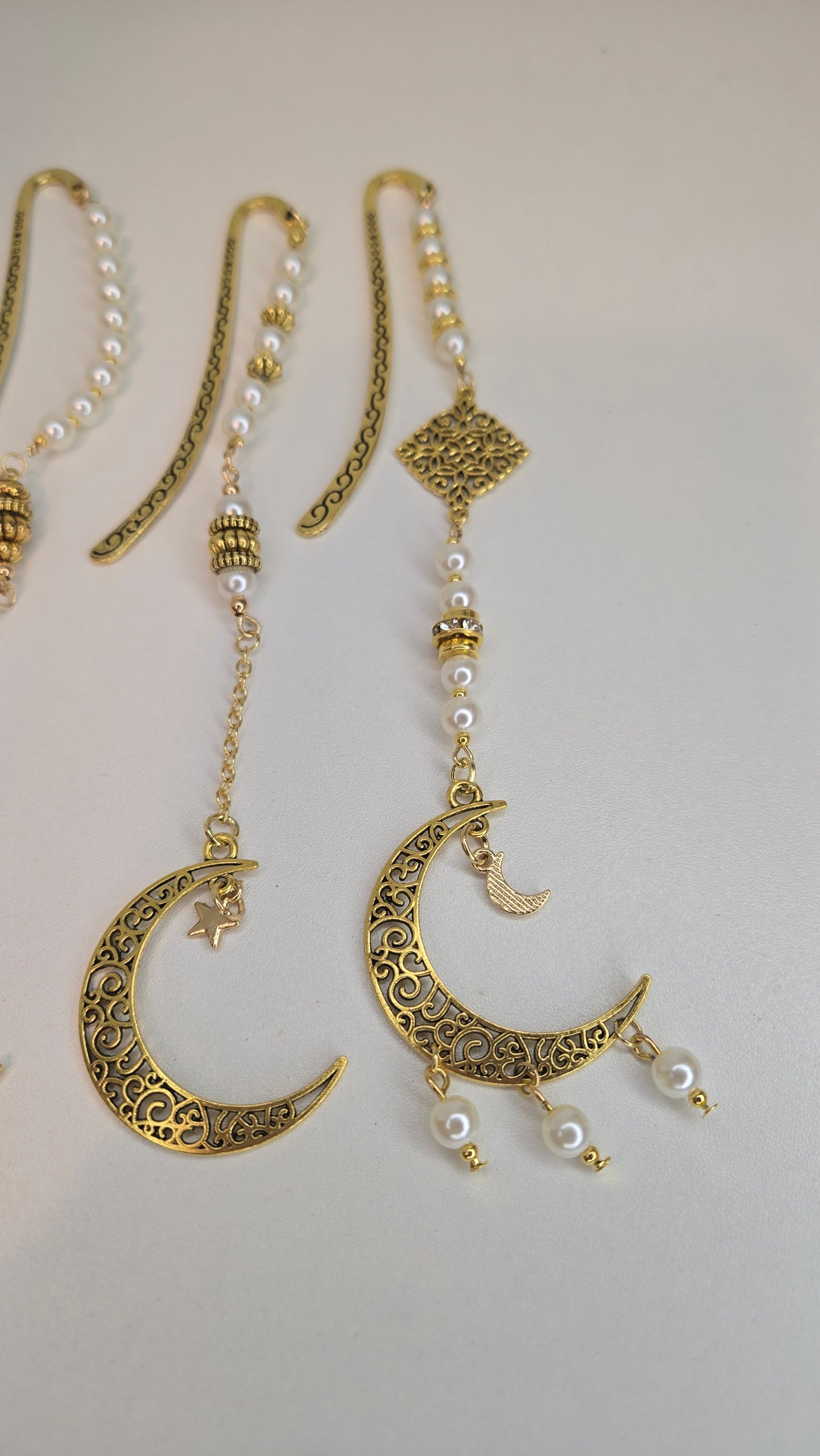 Bookmark    Gold & Silver Moon Whisper