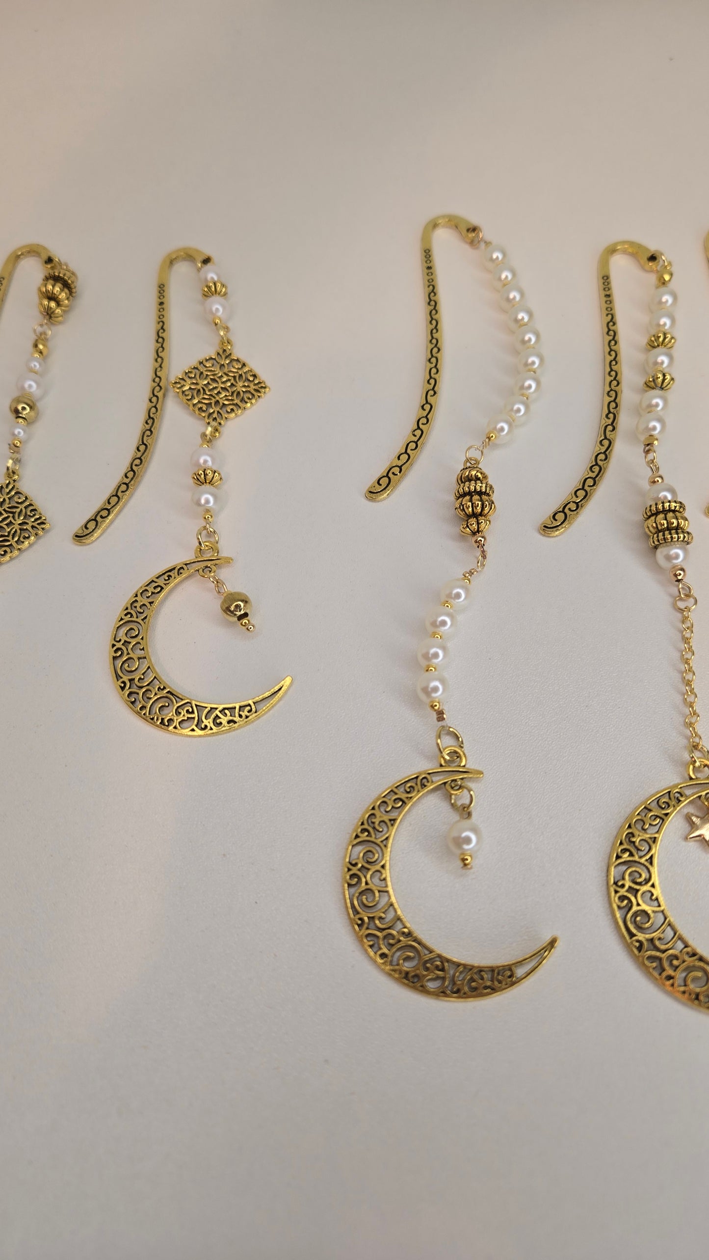 Bookmark    Gold & Silver Moon Whisper