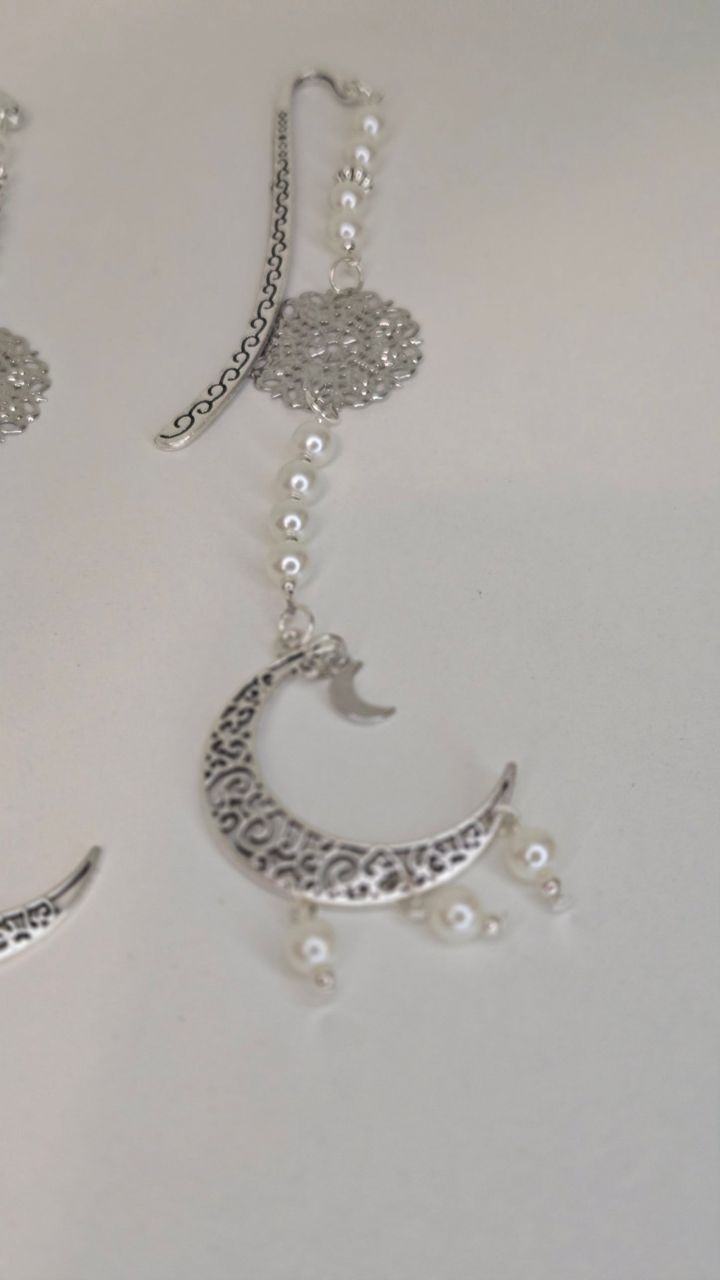 Bookmark    Gold & Silver Moon Whisper