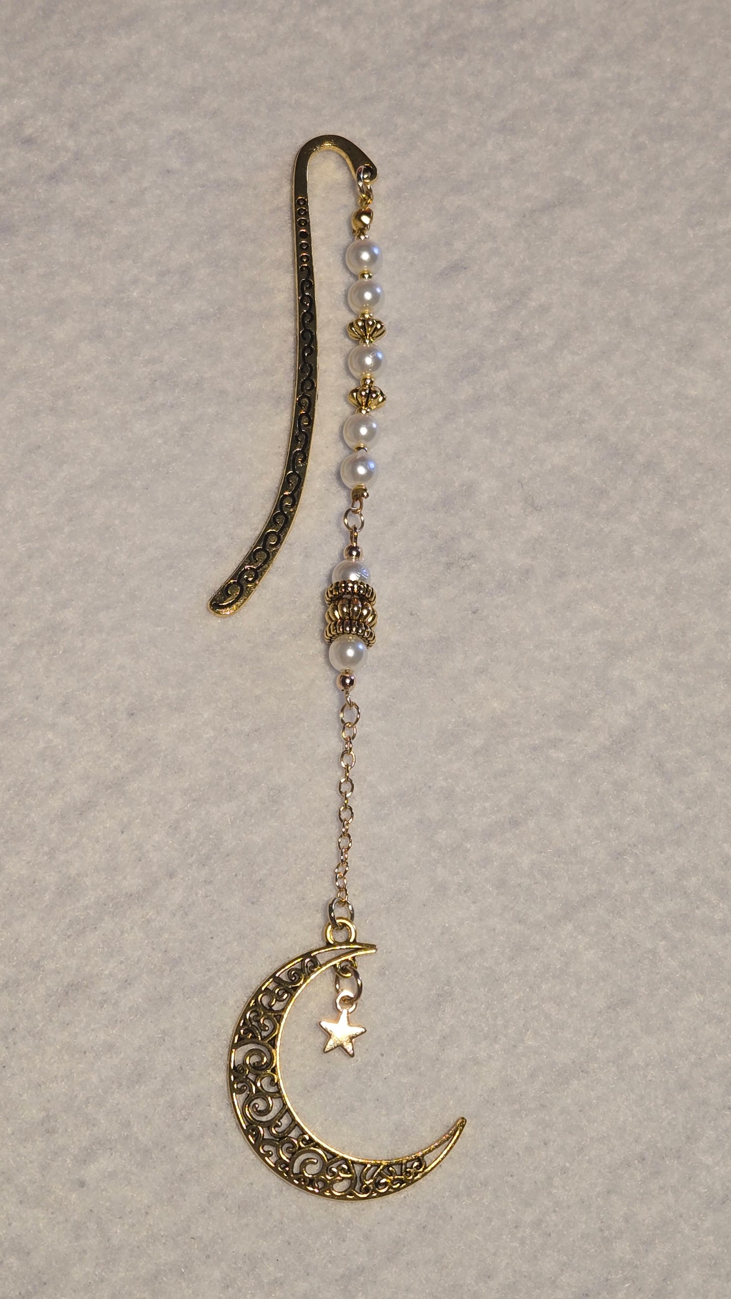 Bookmark    Gold & Silver Moon Whisper