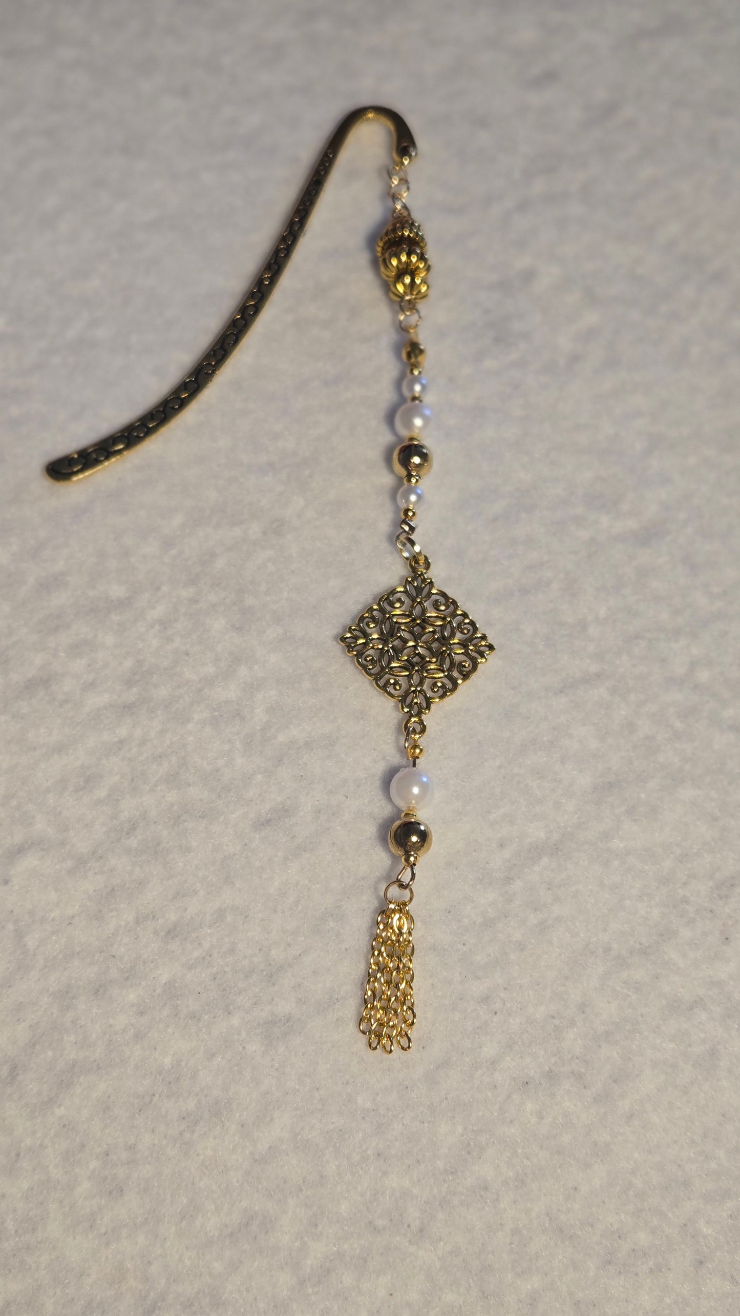 Bookmark    Gold & Silver Moon Whisper