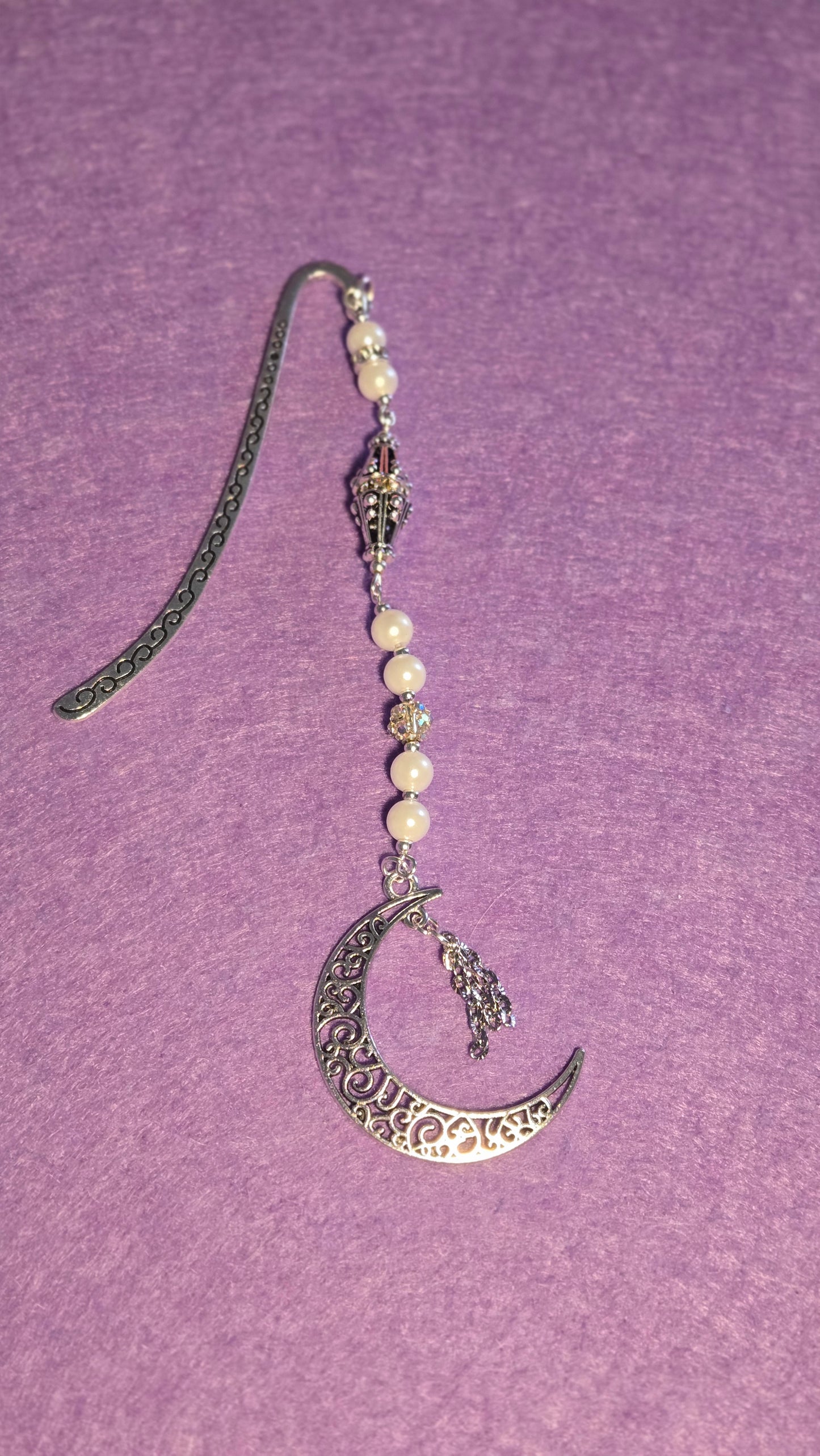 Bookmark    Gold & Silver Moon Whisper
