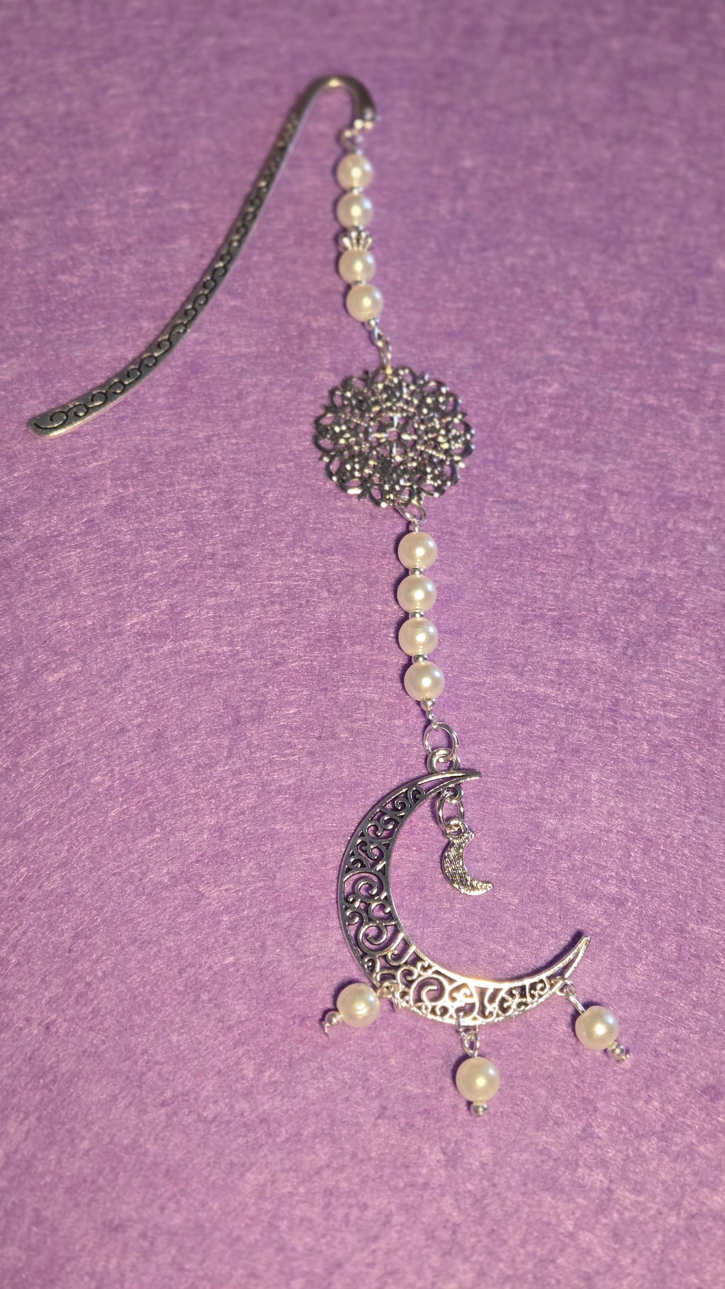 Bookmark    Gold & Silver Moon Whisper