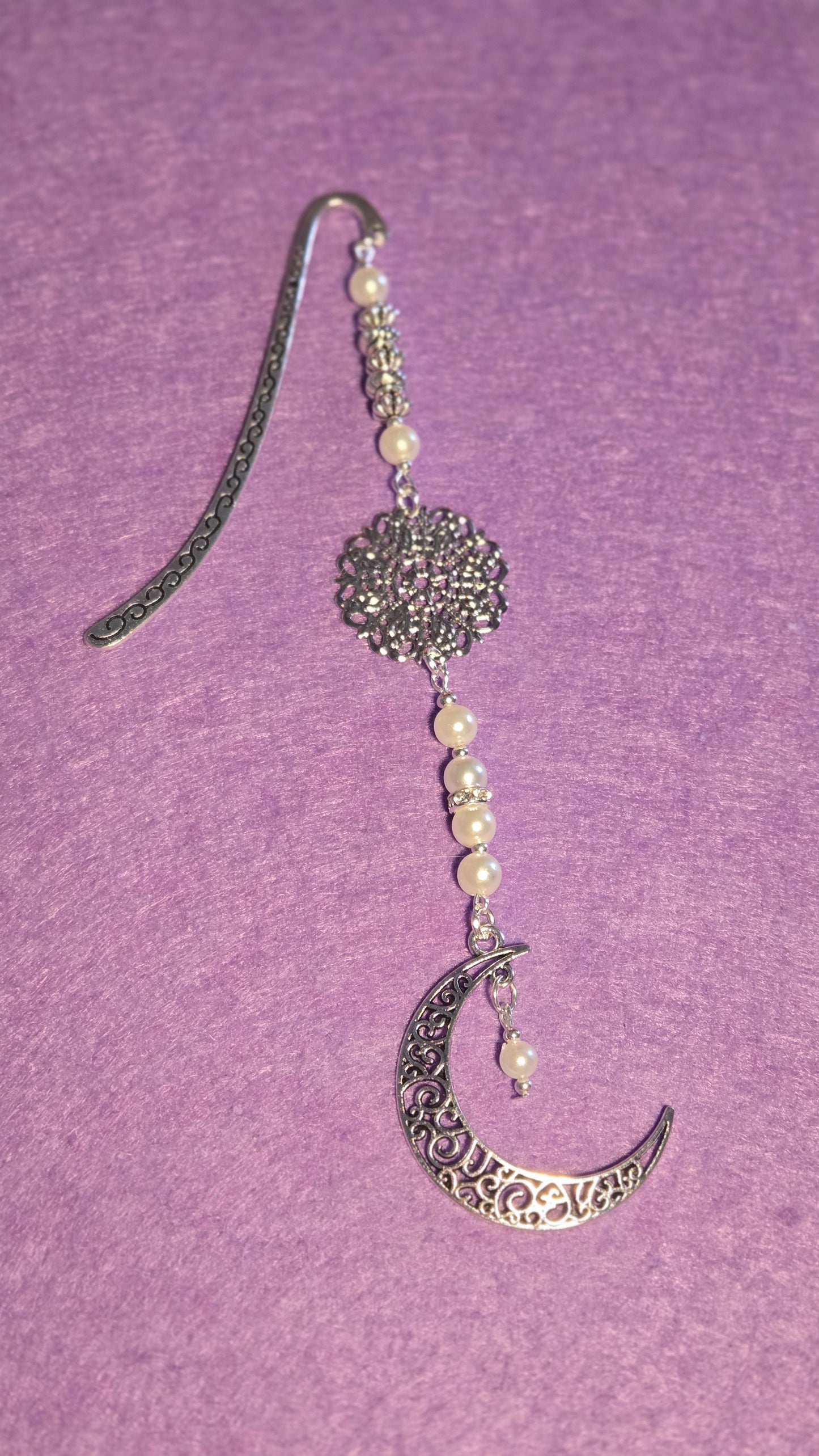 Bookmark    Gold & Silver Moon Whisper