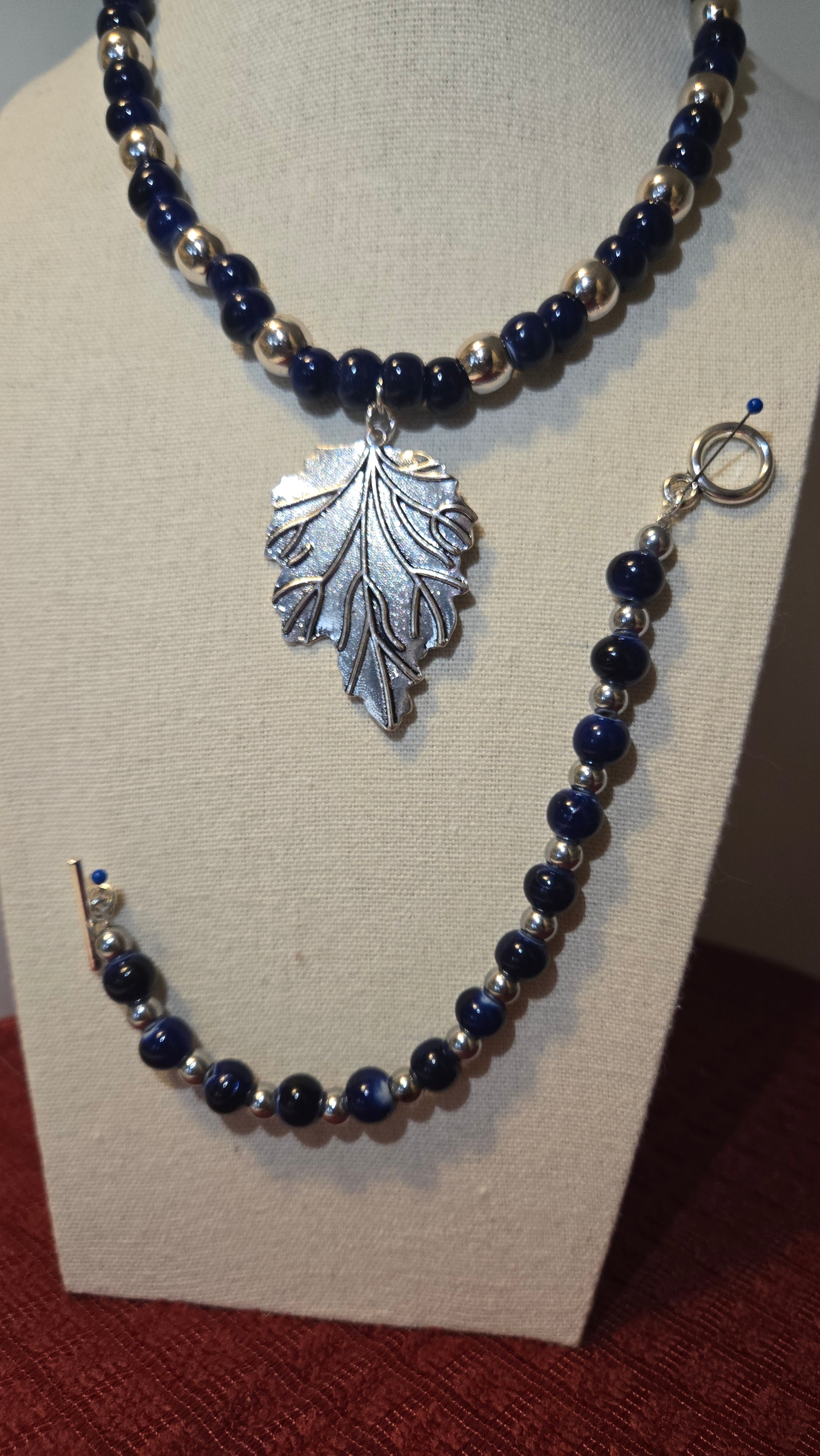 Midnight Leaf Set Image 1 - Close-up view