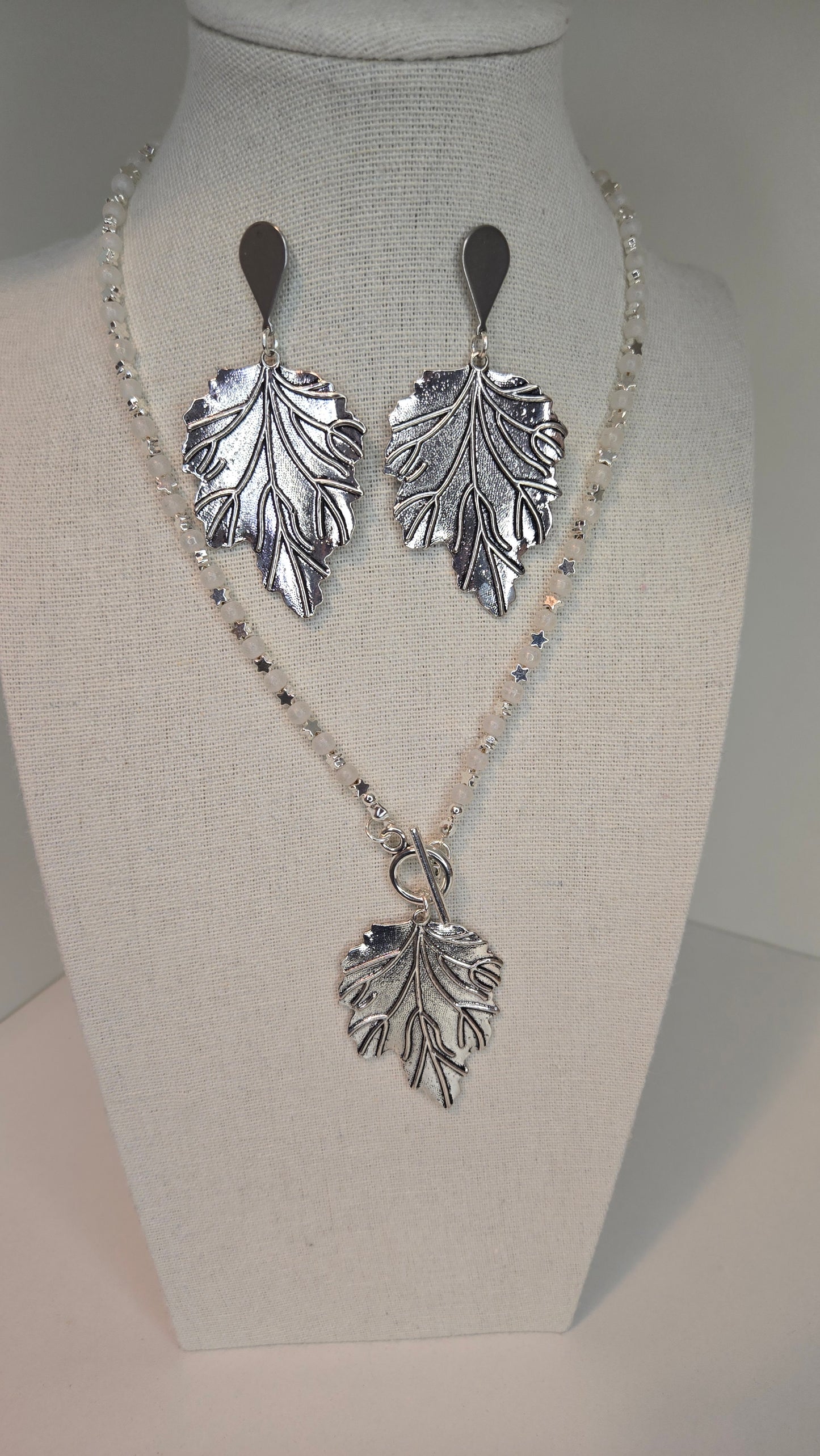 High-quality nature leaves set for home decor