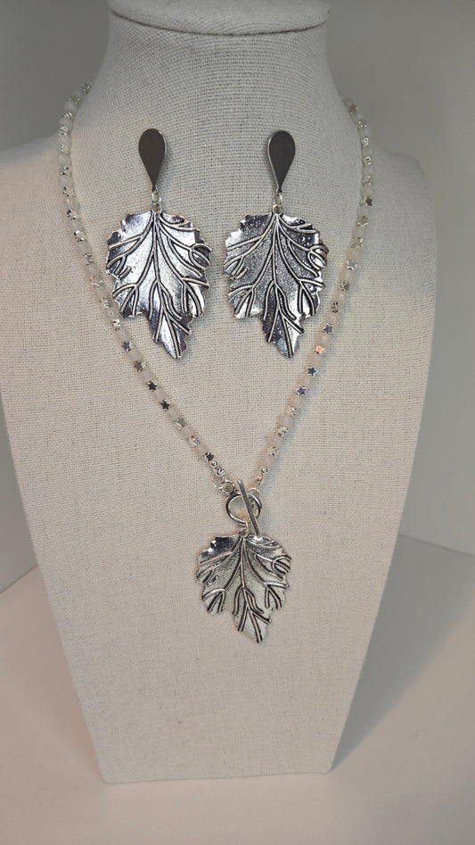 High-quality nature leaves set for home decor