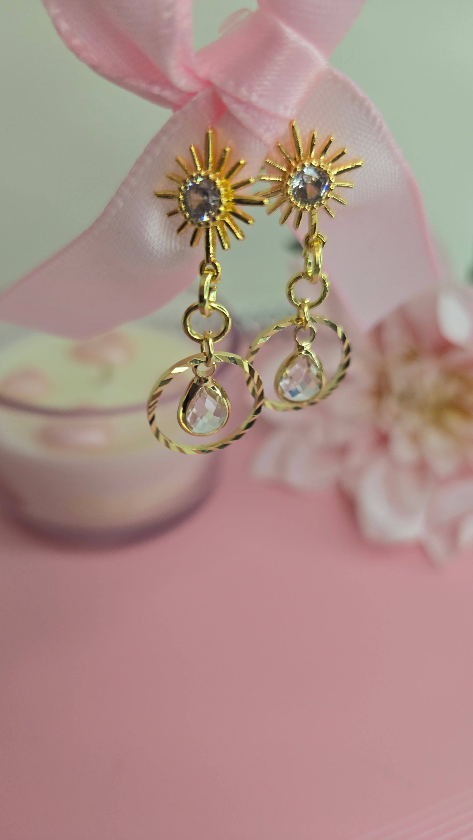 Elegant gold earrings, a thoughtful present for women