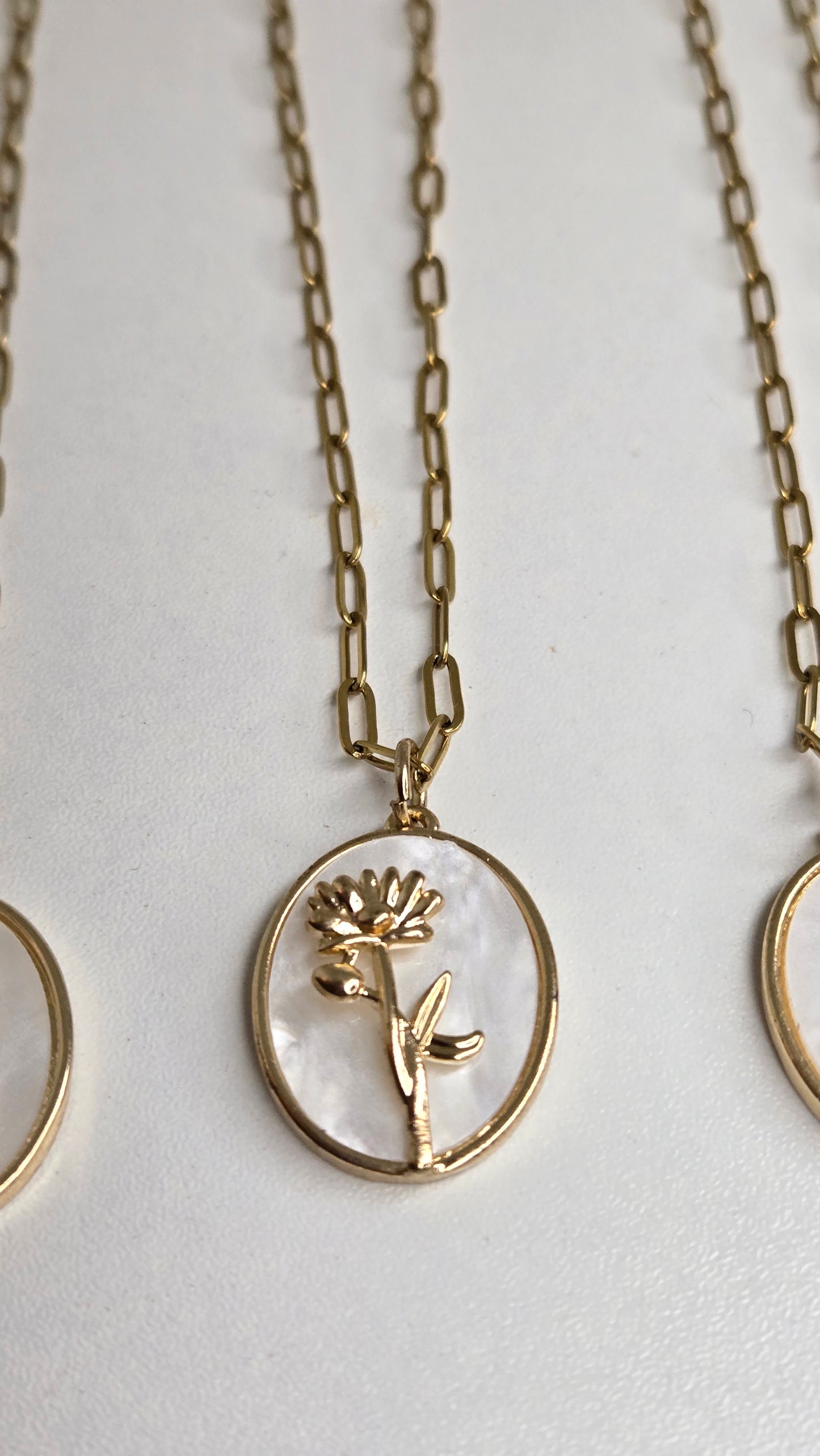 Charming birth flower necklace for February