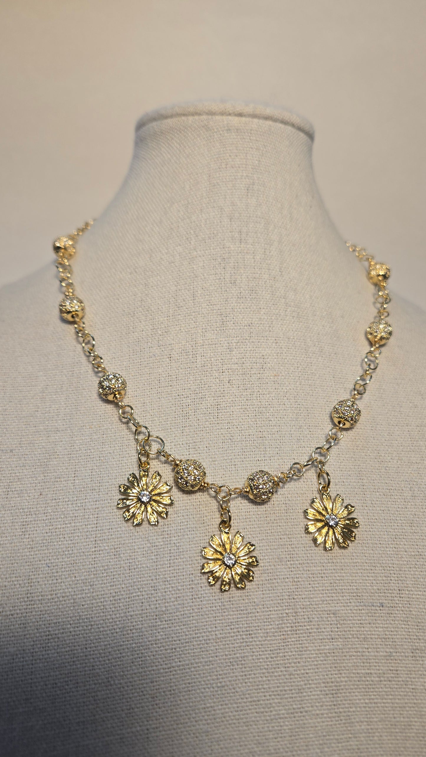 Gold-plated stainless steel Bloom Radiance Necklace with sparkles