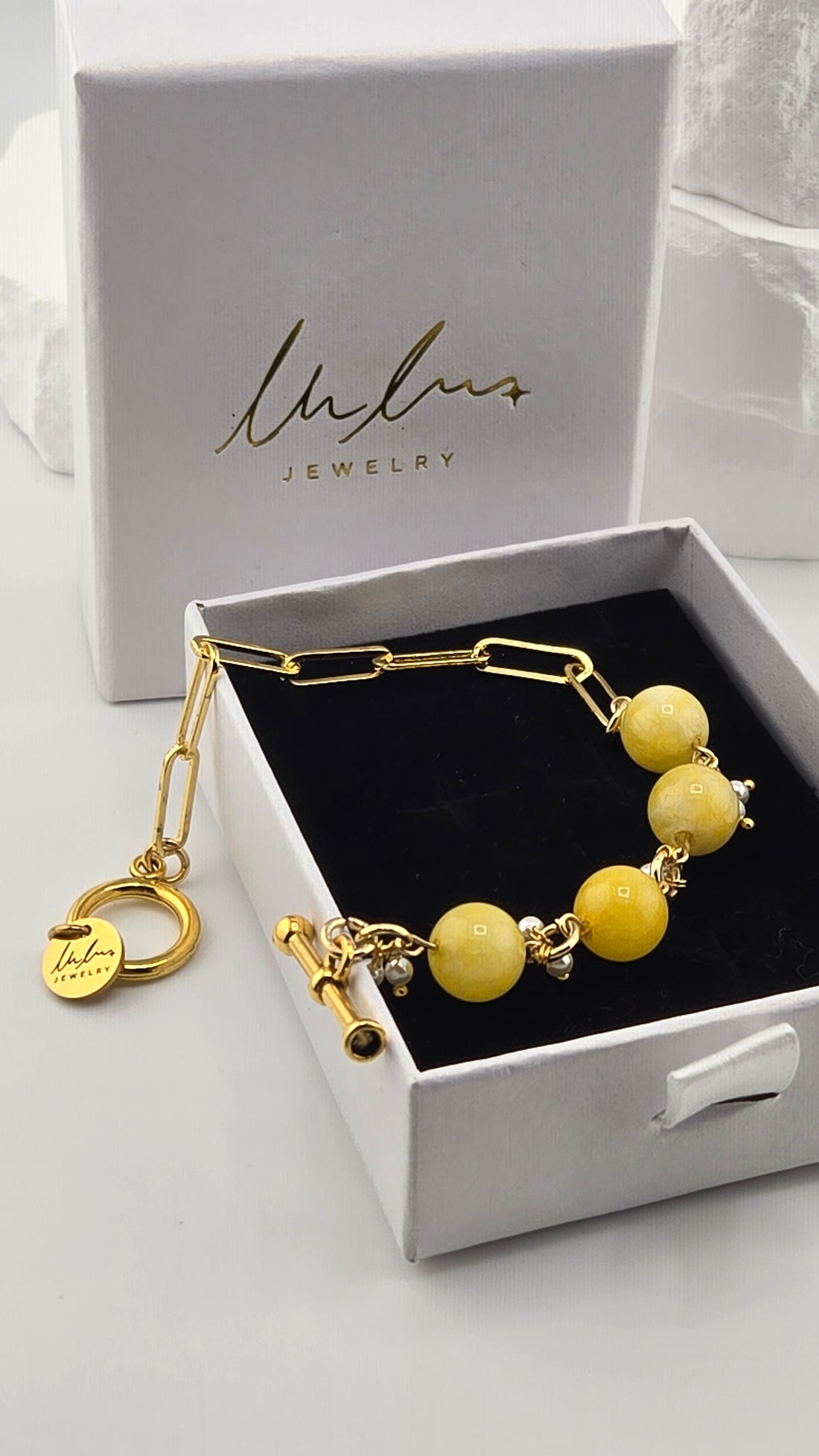 Golden Sun Yellow Jade Bracelet with yellow jade, pearl accents and a gold-tone link chain