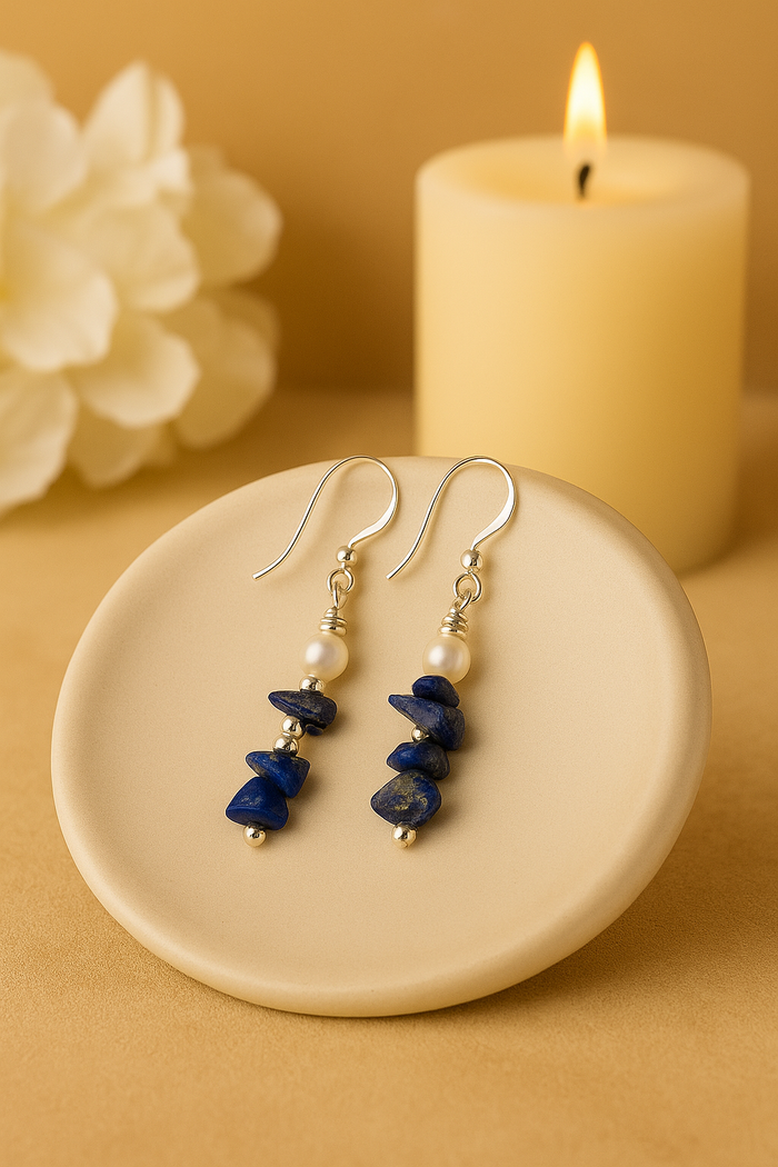 Midnight Waves Earrings with dark blue chip stones and white pearl-like beads
